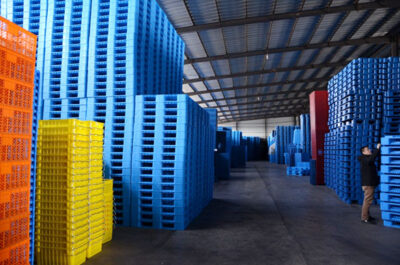 Stacking Plastic Pallets
