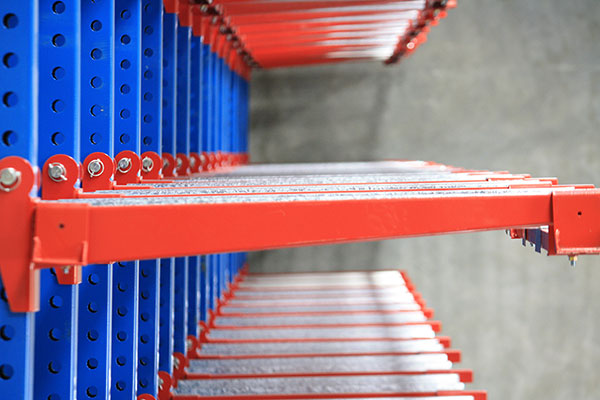 Heavy duty cantilever rack