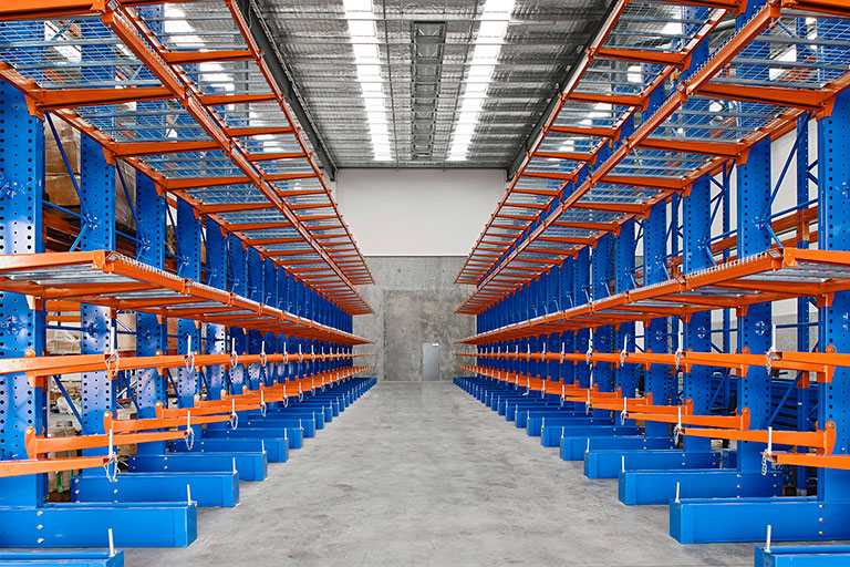 Heavy duty cantilever racking