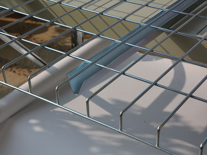 U Channel Wire Decking 2